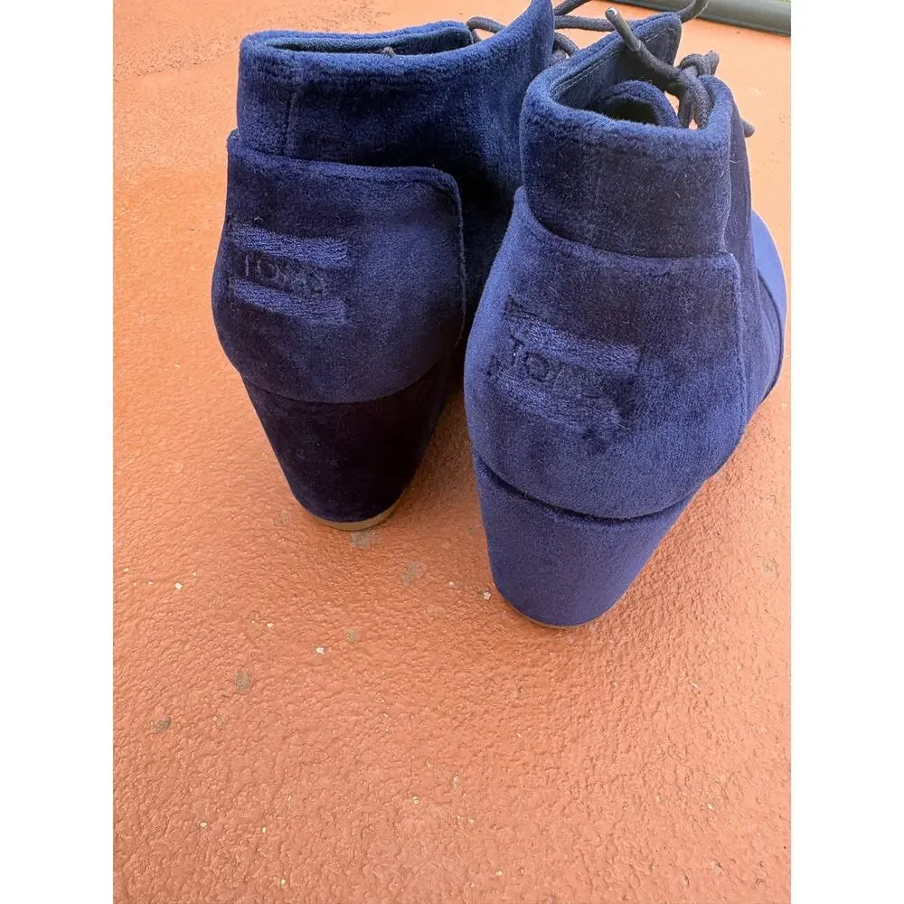 Toms Navy Blue Suede Wedge Ankle Boots Size 8 Lace Up Casual Velvet